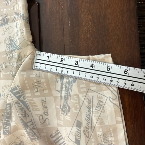 Vintage Hard Rock Cafe Mens size small Las Vegas Button Front Shirt Hawaiian - Picture 8 of 11